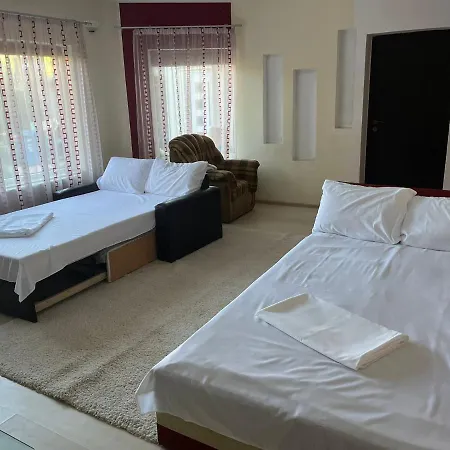 Privatunterkunft Casa Vio Parter *