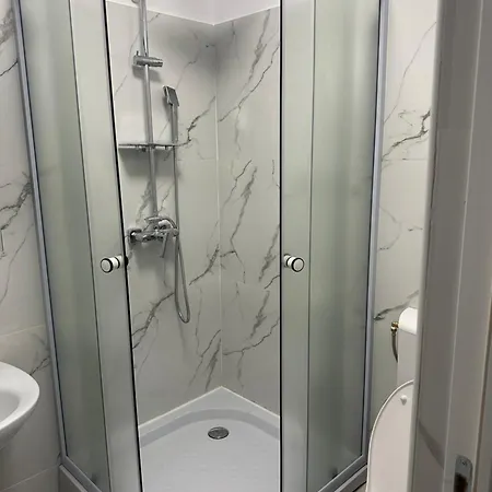Privatunterkunft Casa Vio Parter *