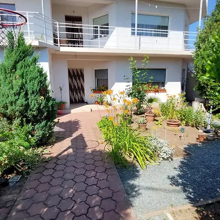 Privatunterkunft Casa Vio Parter *